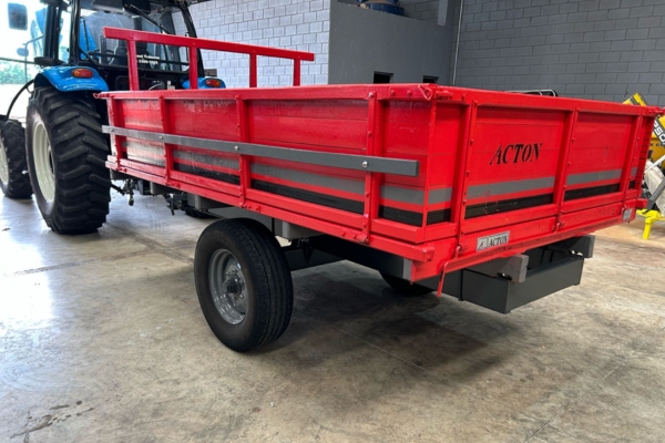 Carreta Basculante Metálica (Manual e com levante hidráulico)